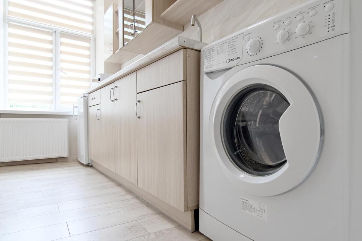 Buk Apartments On Doroshenka 25 Λβιβ Εξωτερικό φωτογραφία