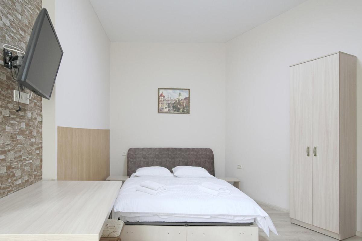 Buk Apartments On Doroshenka 25 Λβιβ Εξωτερικό φωτογραφία