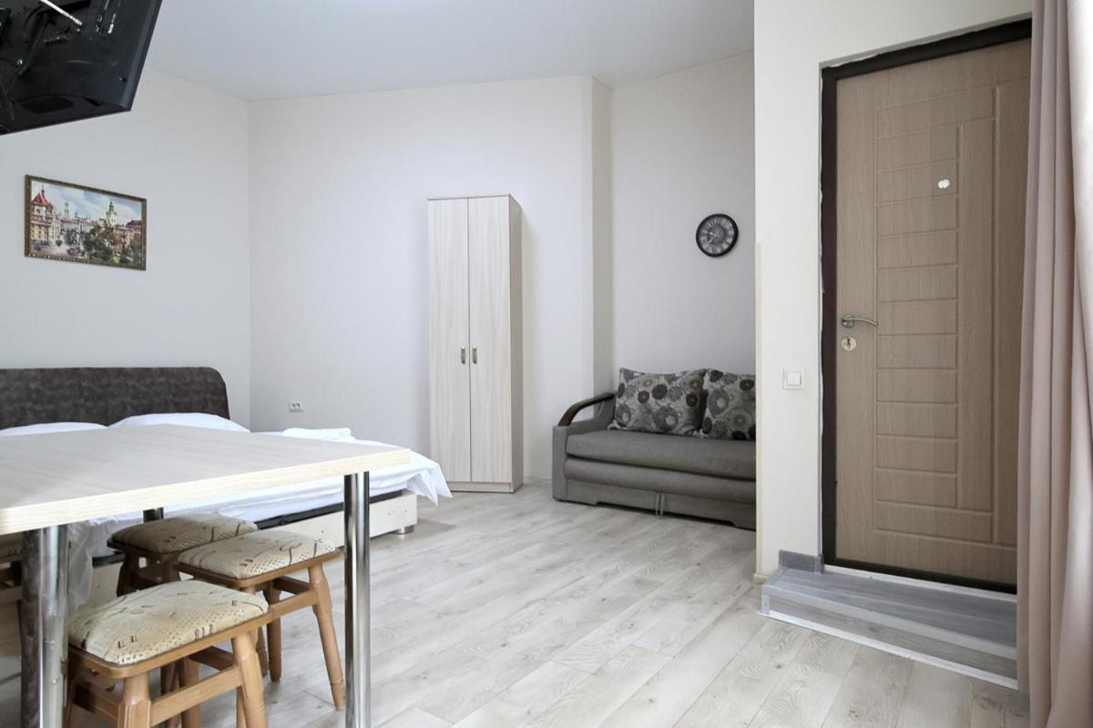 Buk Apartments On Doroshenka 25 Λβιβ Εξωτερικό φωτογραφία