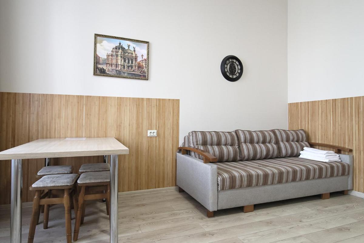 Buk Apartments On Doroshenka 25 Λβιβ Εξωτερικό φωτογραφία