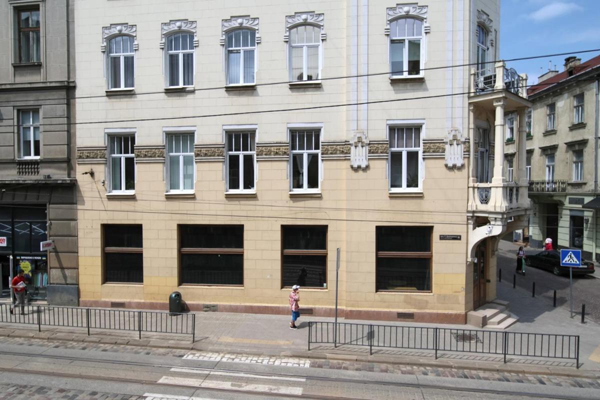 Buk Apartments On Doroshenka 25 Λβιβ Εξωτερικό φωτογραφία