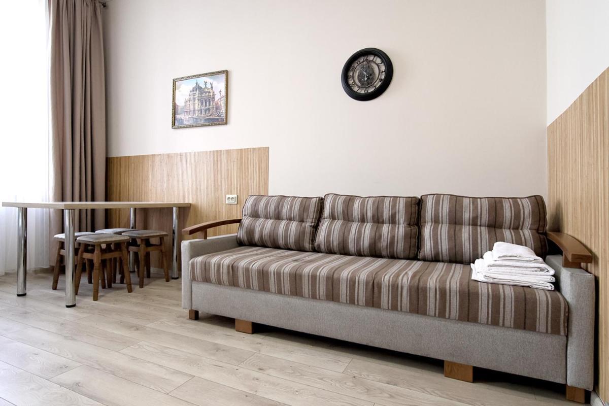 Buk Apartments On Doroshenka 25 Λβιβ Εξωτερικό φωτογραφία