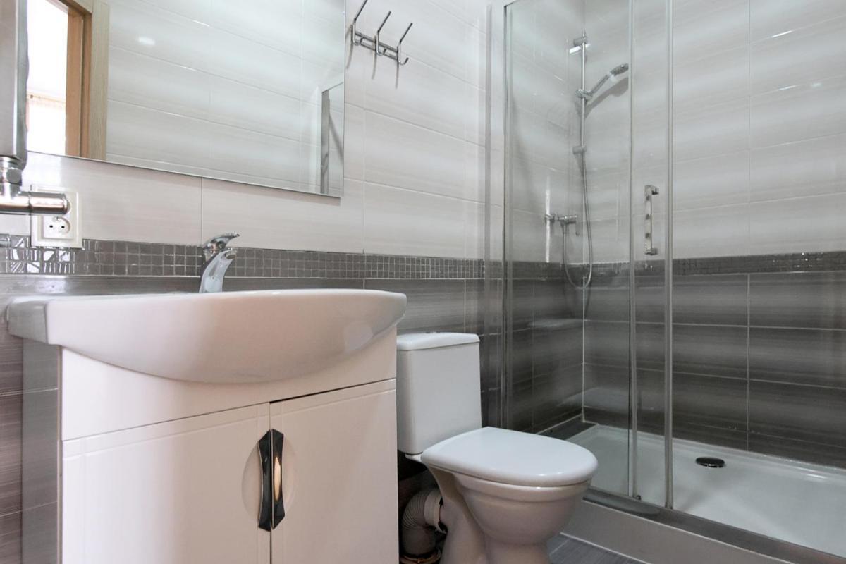 Buk Apartments On Doroshenka 25 Λβιβ Εξωτερικό φωτογραφία