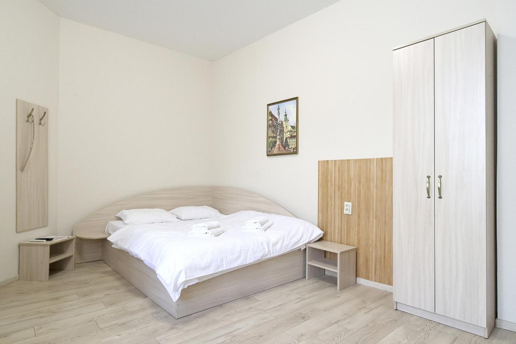 Buk Apartments On Doroshenka 25 Λβιβ Εξωτερικό φωτογραφία